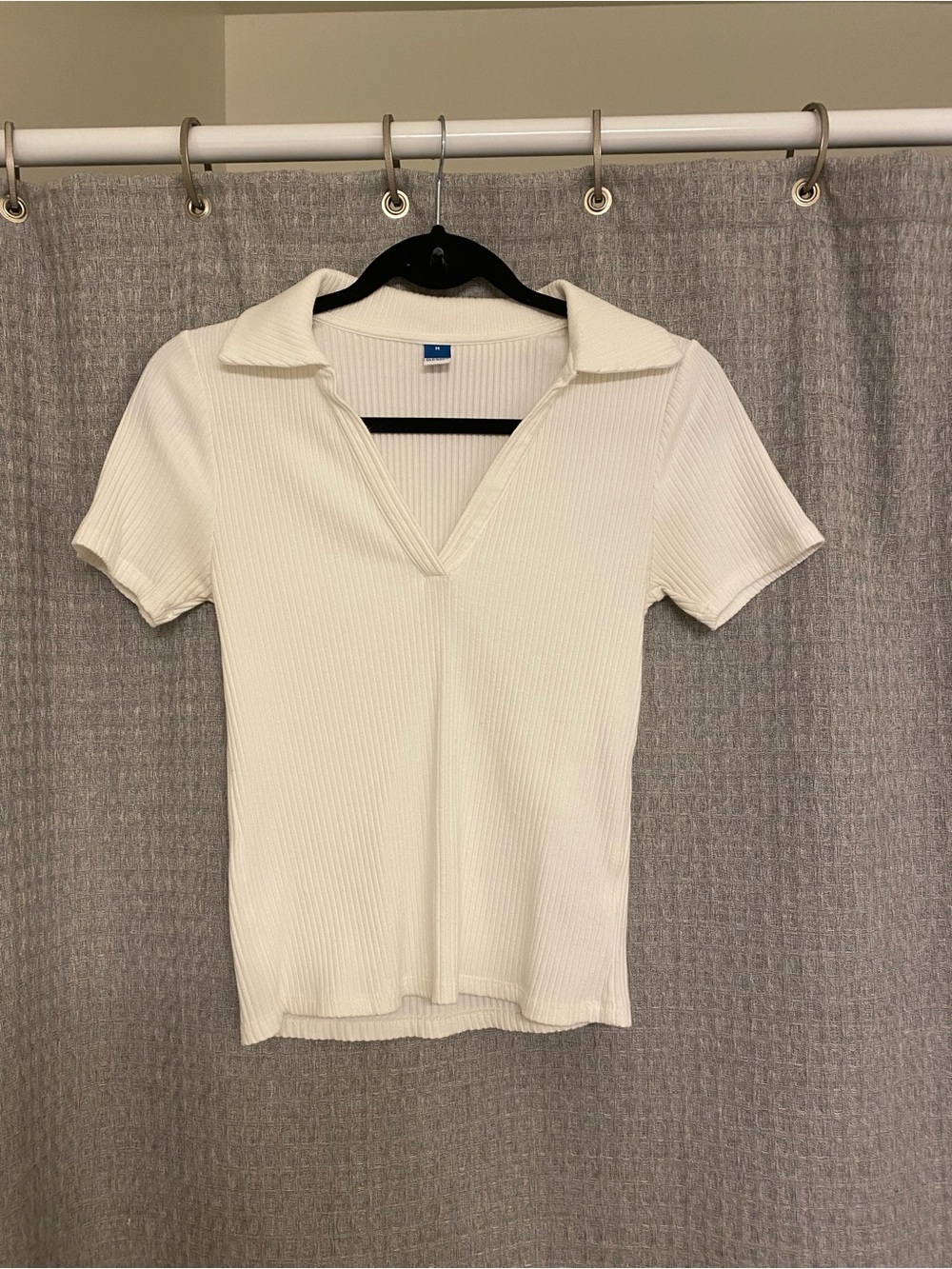 Old Navy Cream Ribbed Short-Sleeve V-Neck Polo Tee